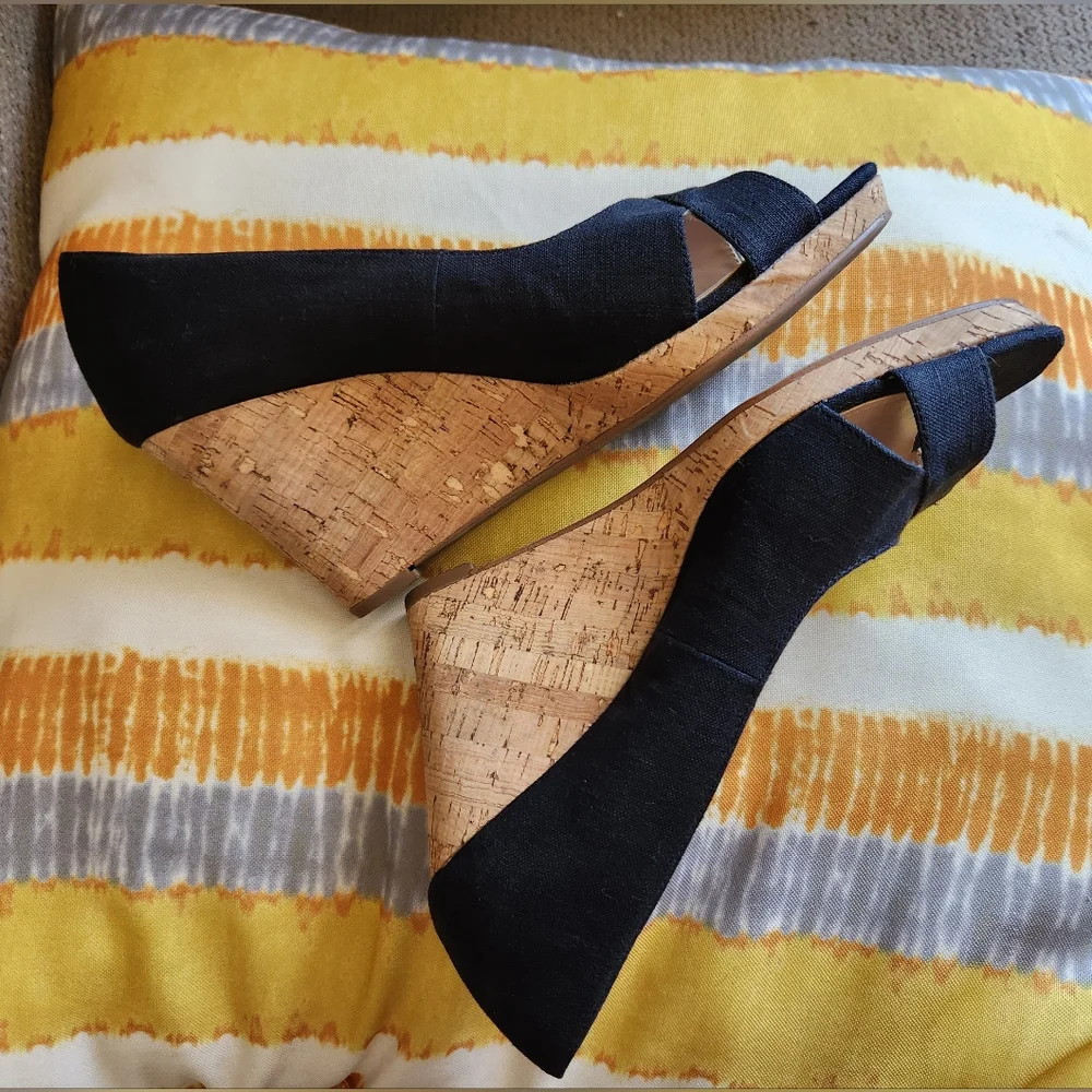 2/$30 Kelly & Katie Black Wedge Shoes - Picture 3 of 6